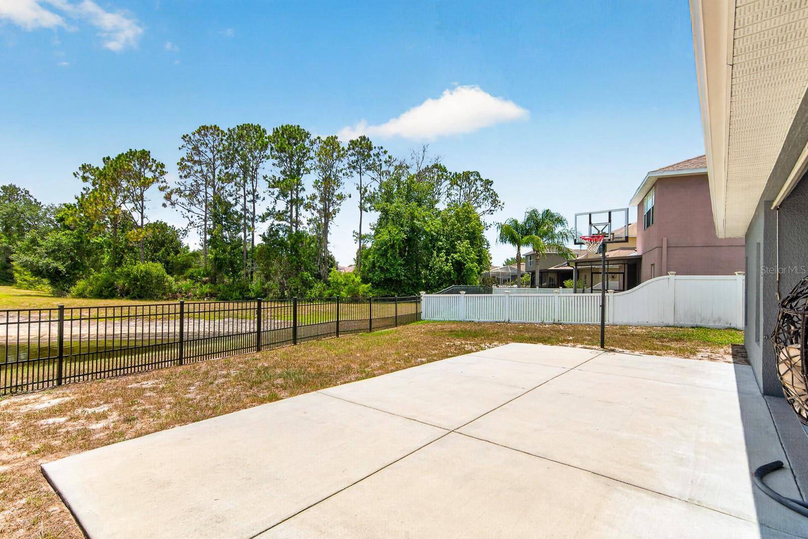 WATERS EDGE 02 - Residential