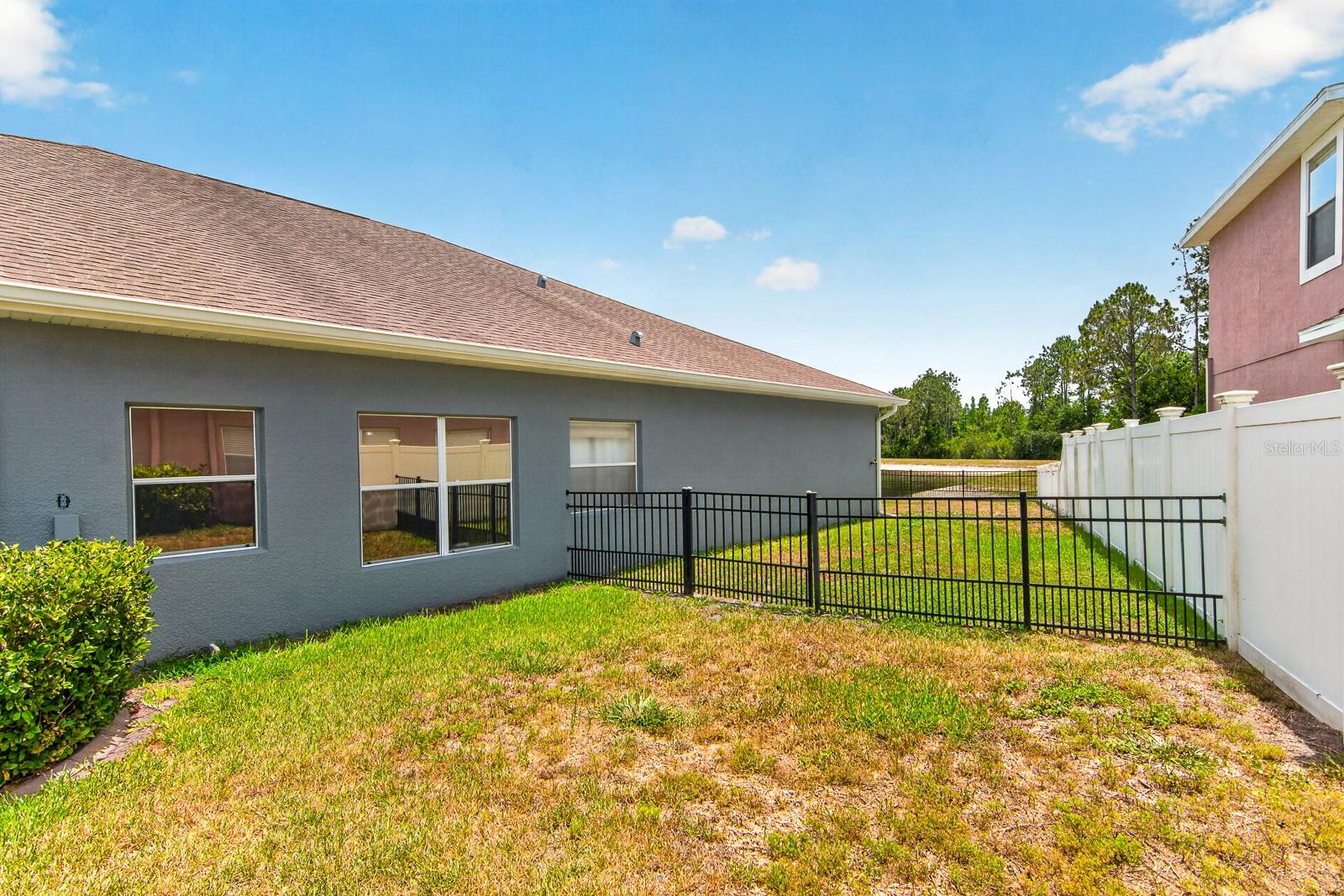 WATERS EDGE 02 - Residential