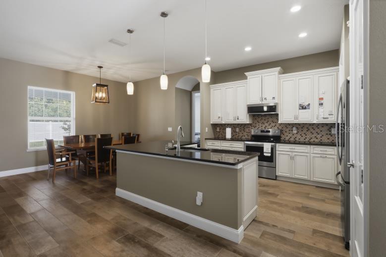 04 FAIRWAYS - Residential