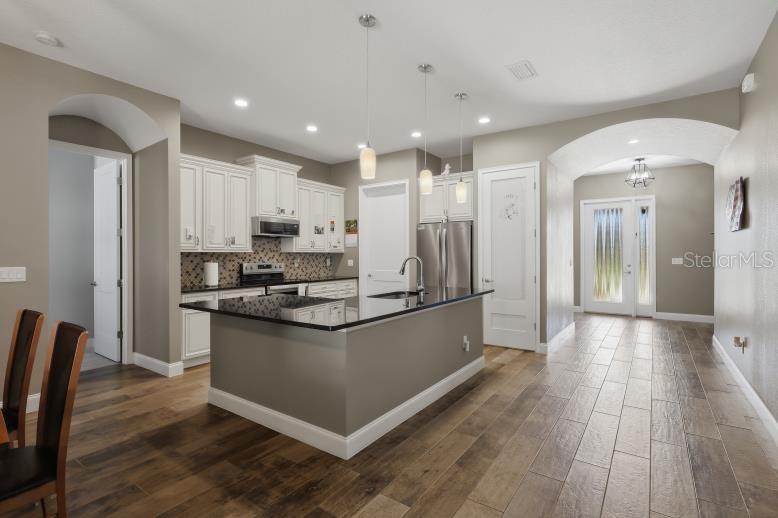 04 FAIRWAYS - Residential