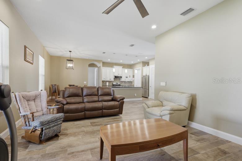 04 FAIRWAYS - Residential