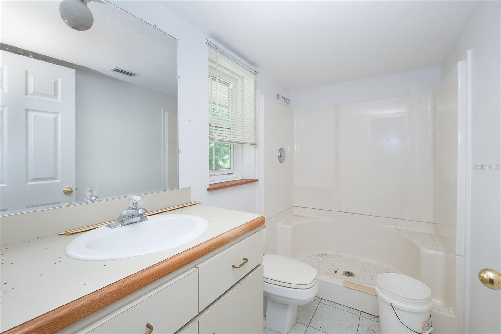 GALLEONS REACH CORR - Residential