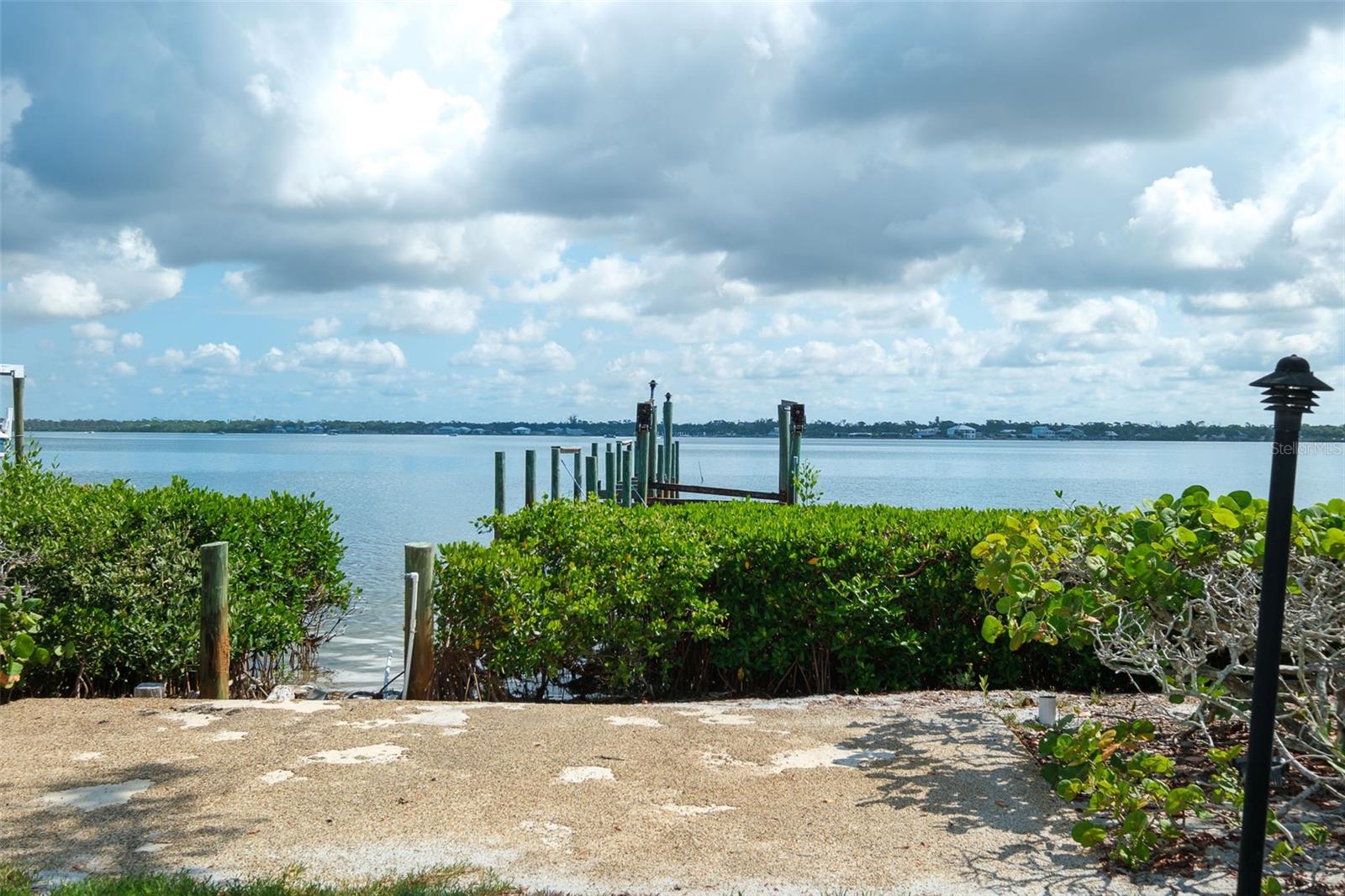 GALLEONS REACH CORR - Residential