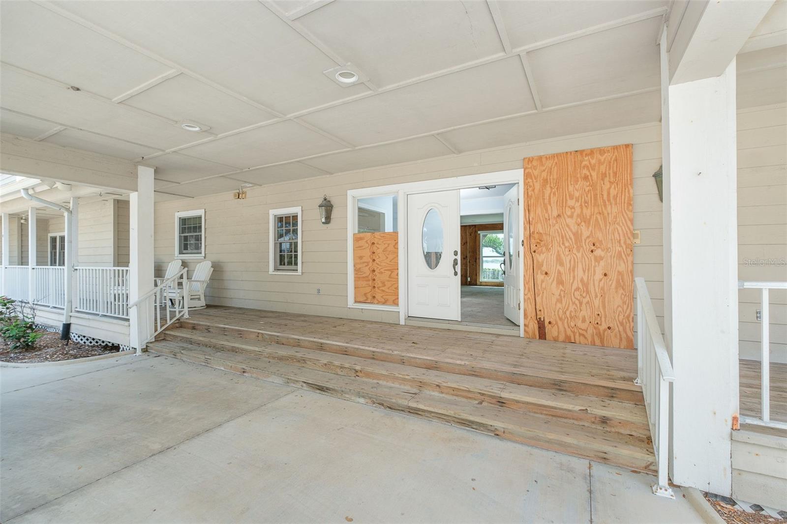 GALLEONS REACH CORR - Residential