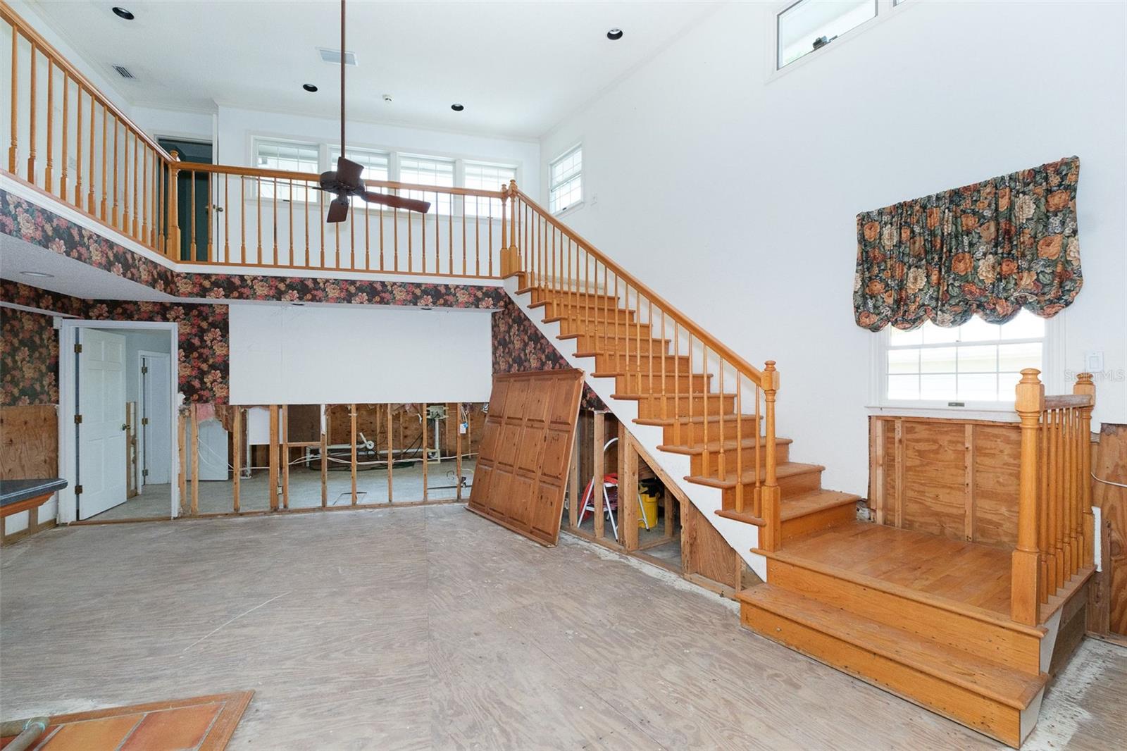GALLEONS REACH CORR - Residential
