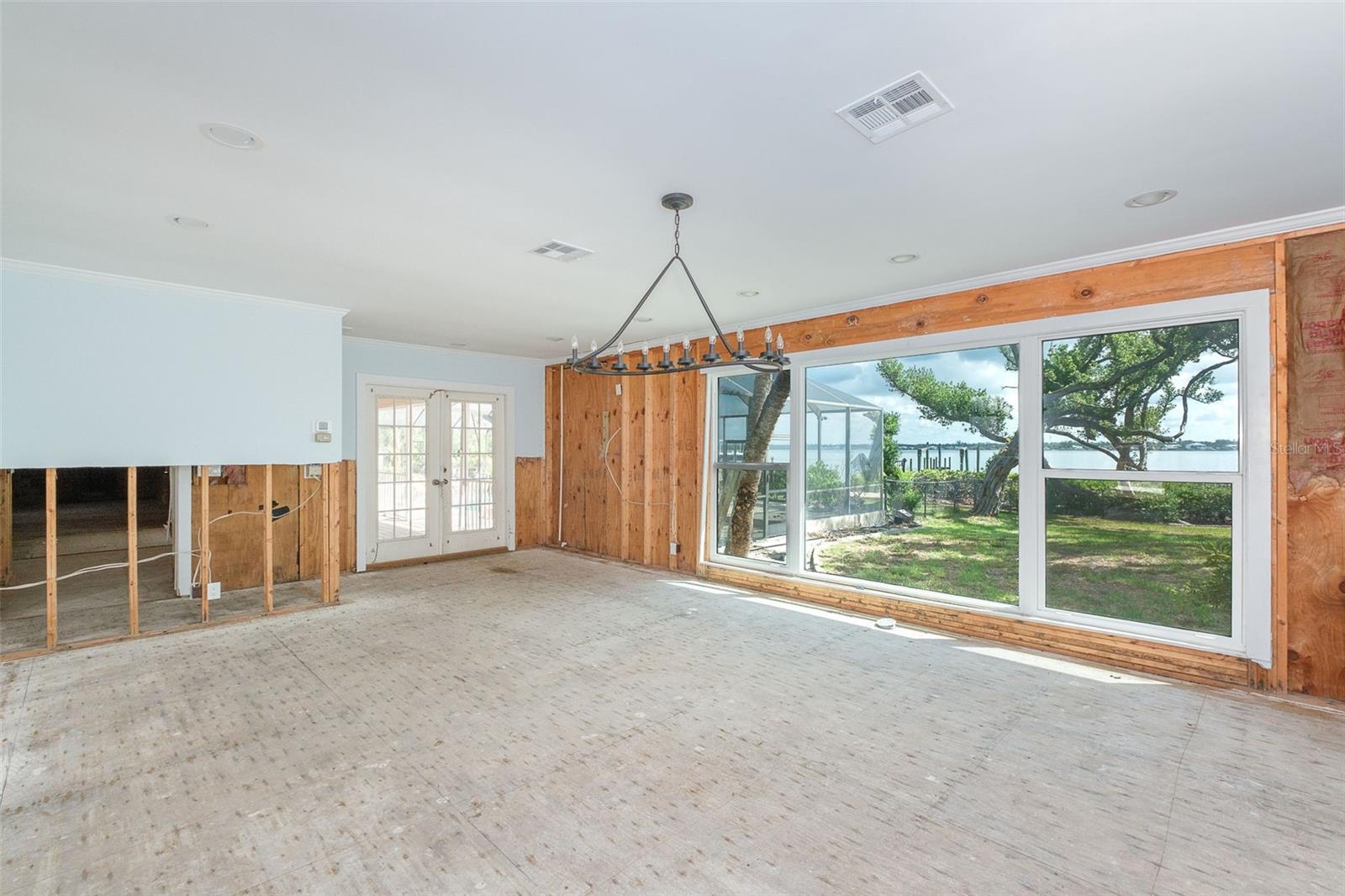 GALLEONS REACH CORR - Residential