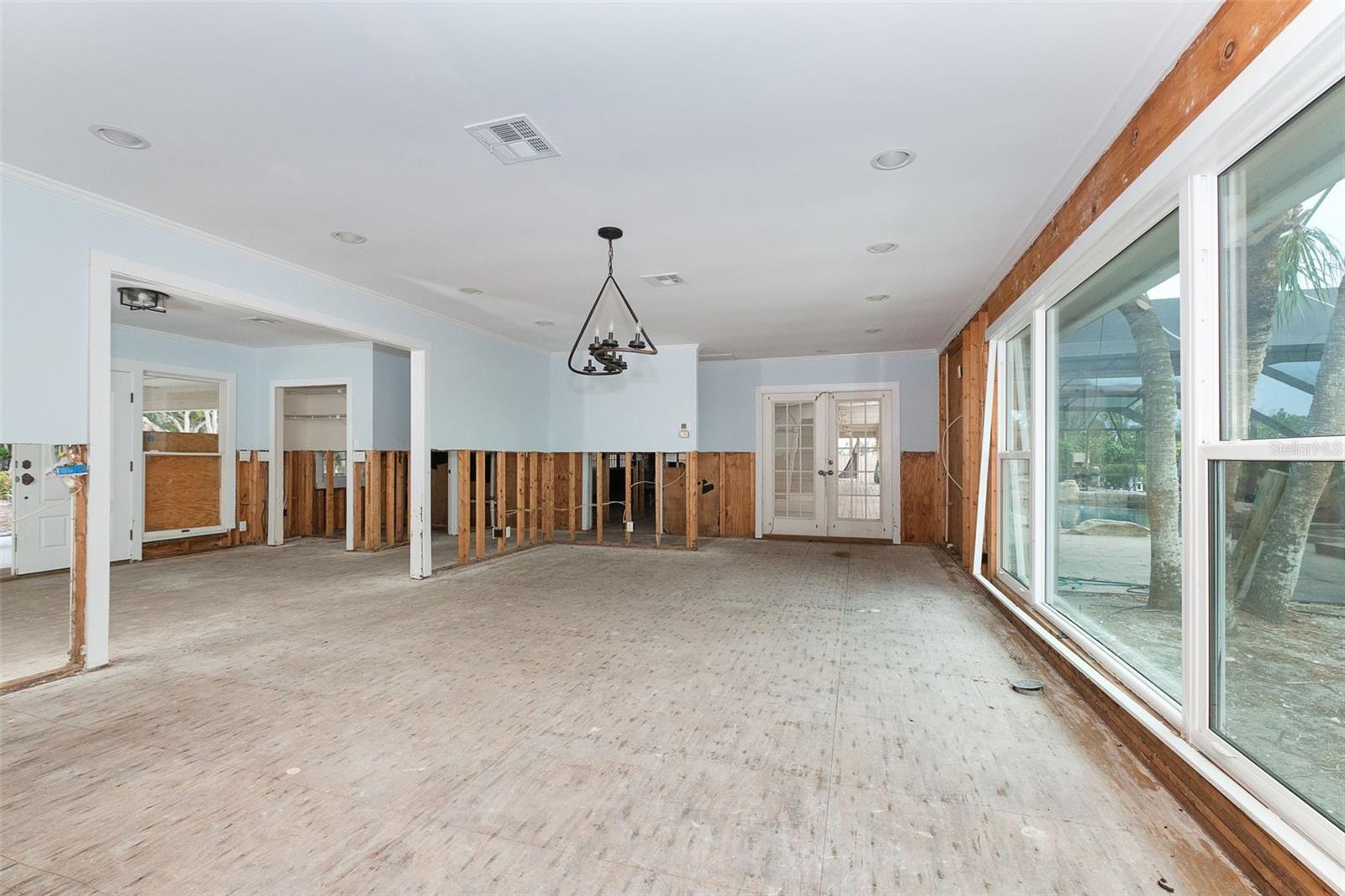 GALLEONS REACH CORR - Residential
