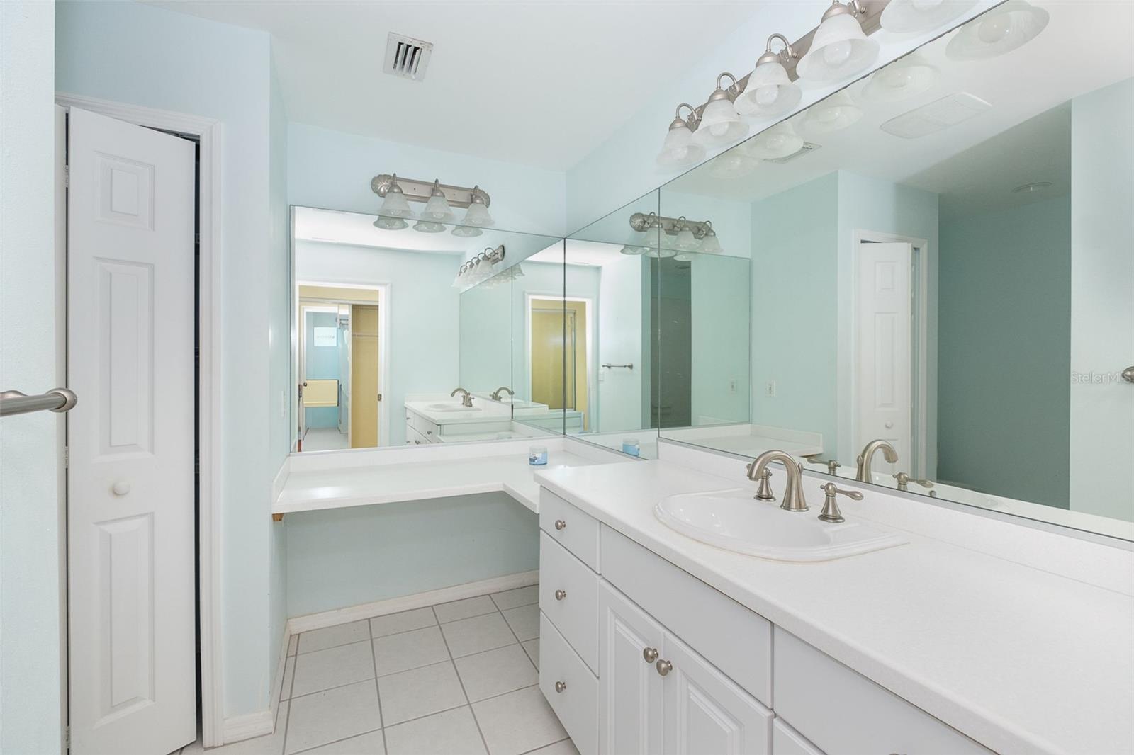 GALLEONS REACH CORR - Residential