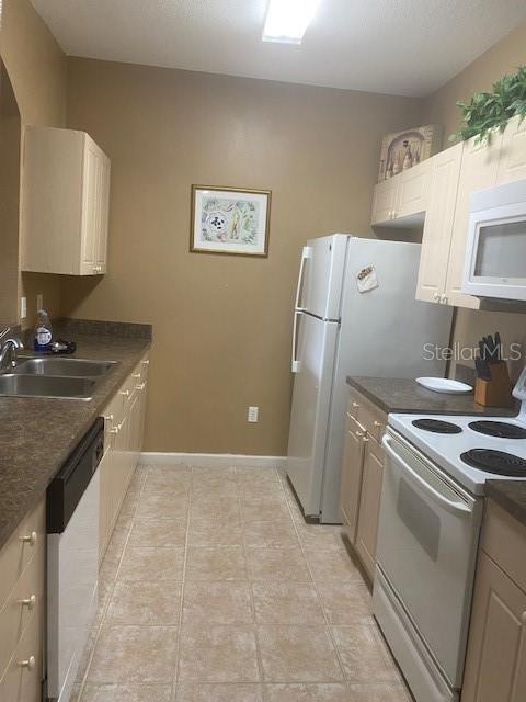 WYNDHAM PALMS - Residential