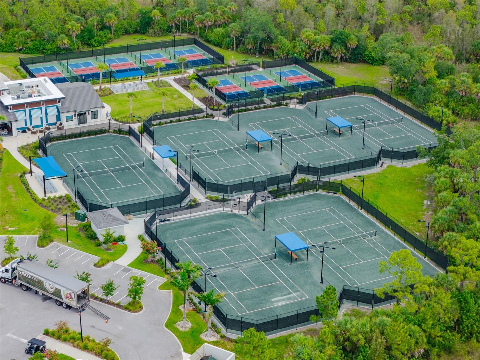 WELLEN PARK GOLF & COUNTRY CLUB - Residential