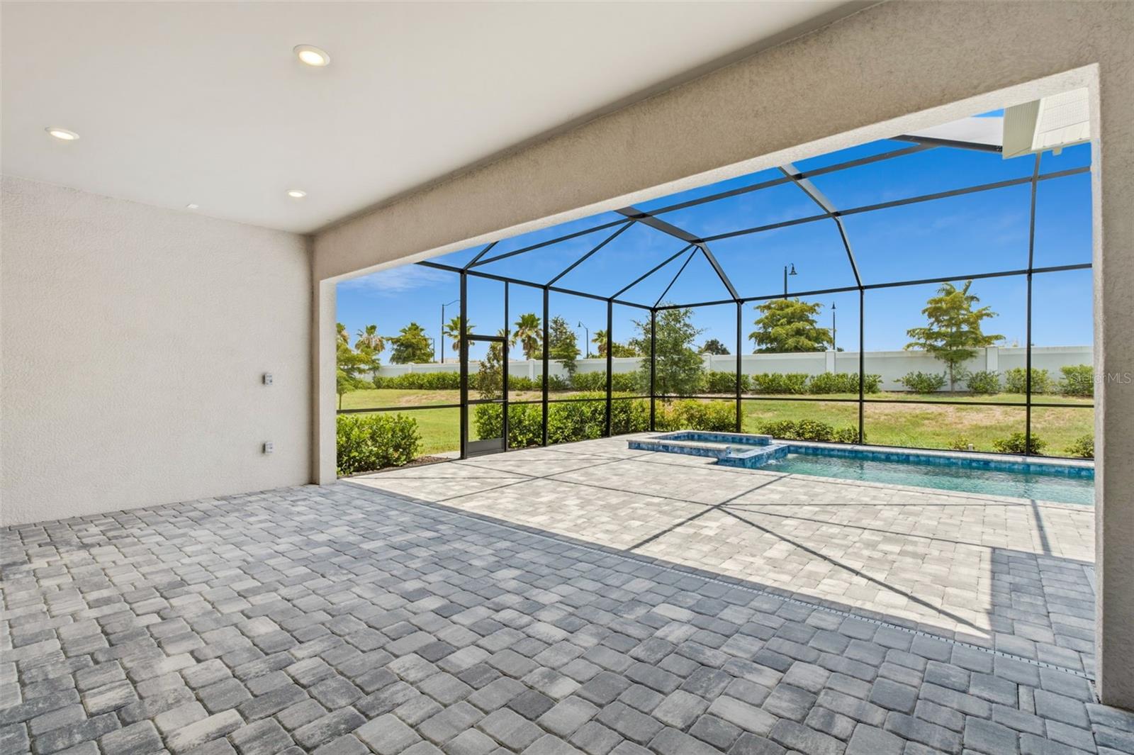 WELLEN PARK GOLF & COUNTRY CLUB - Residential