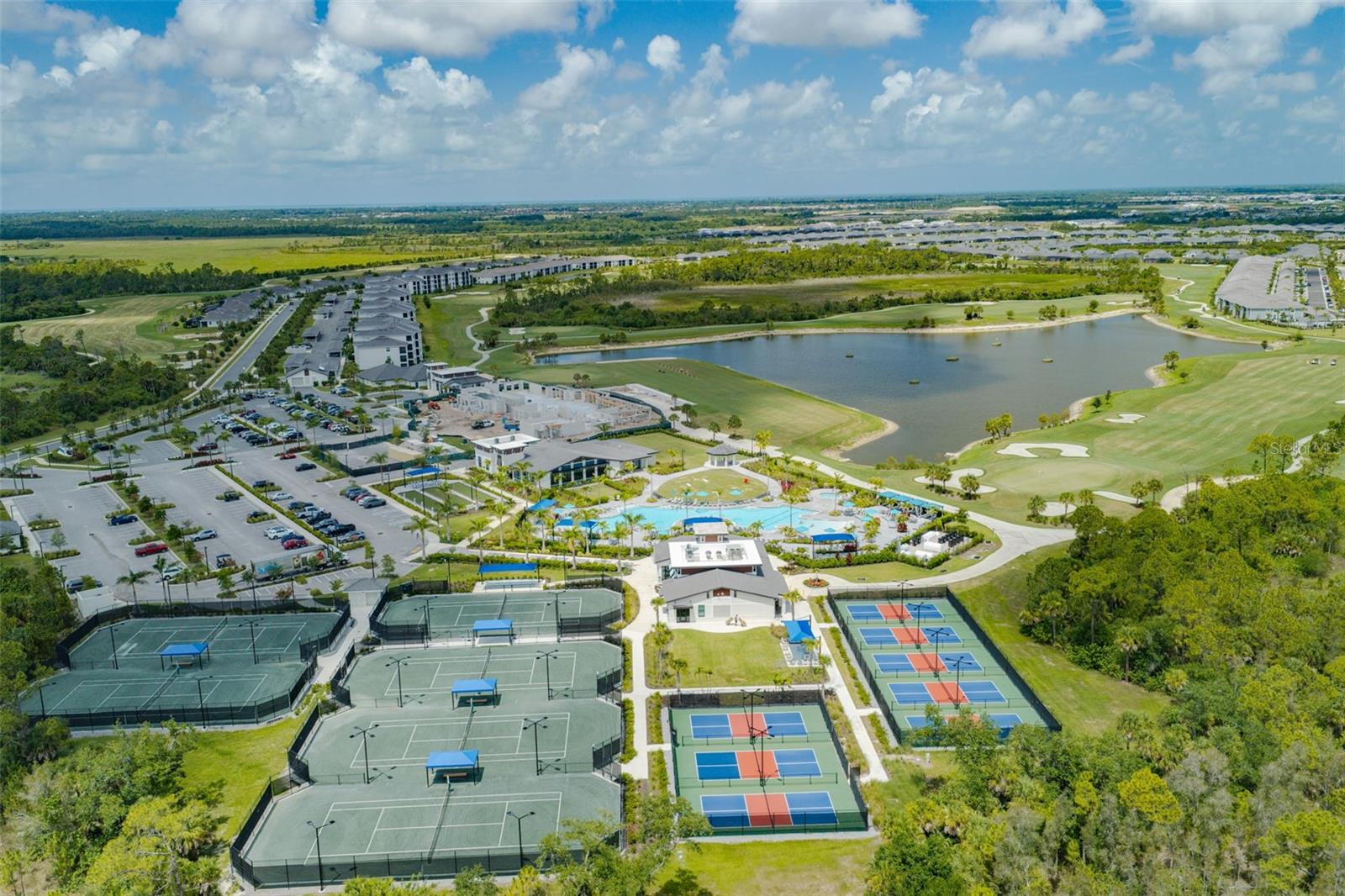 WELLEN PARK GOLF & COUNTRY CLUB - Residential