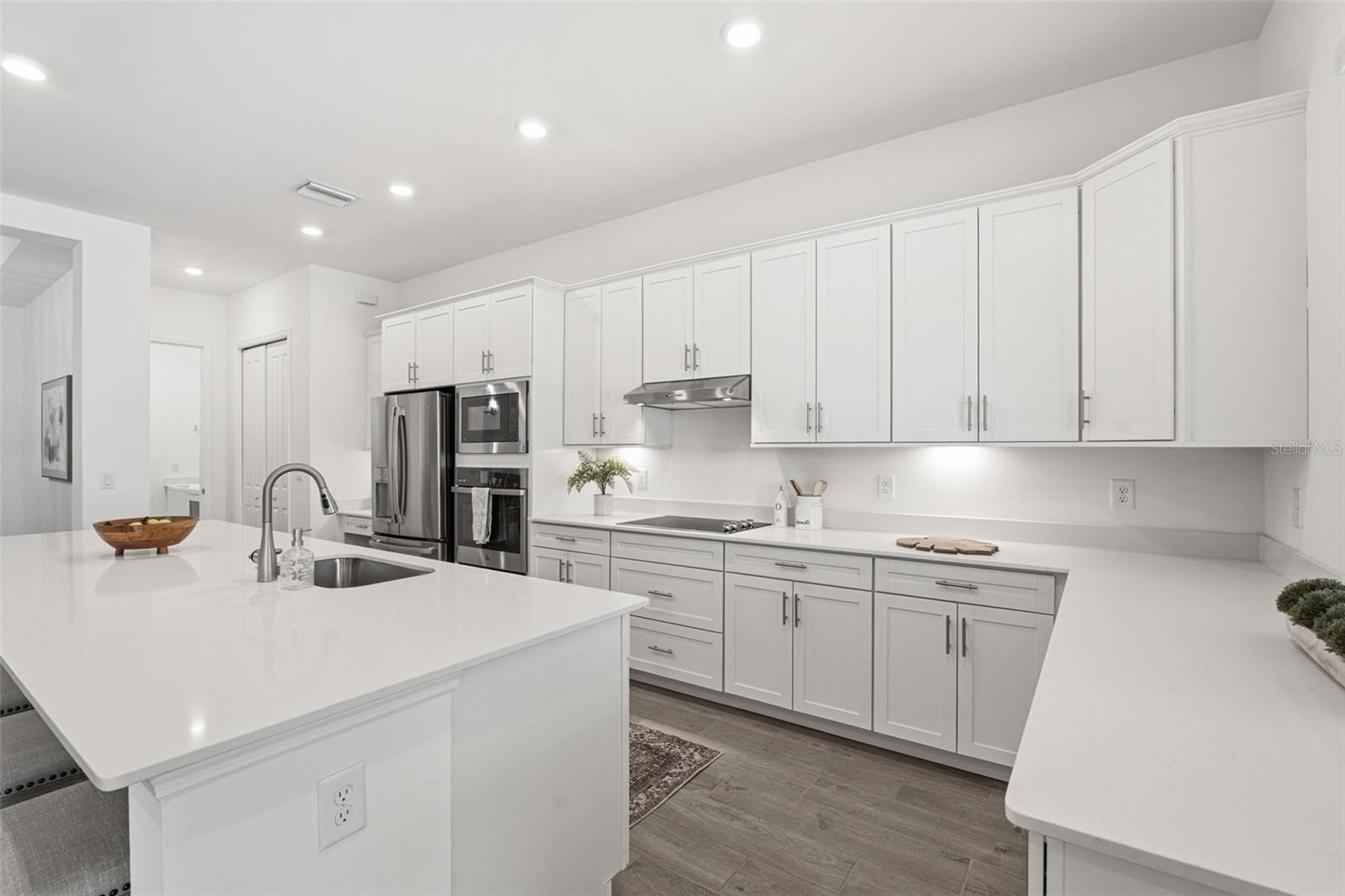 WELLEN PARK GOLF & COUNTRY CLUB - Residential