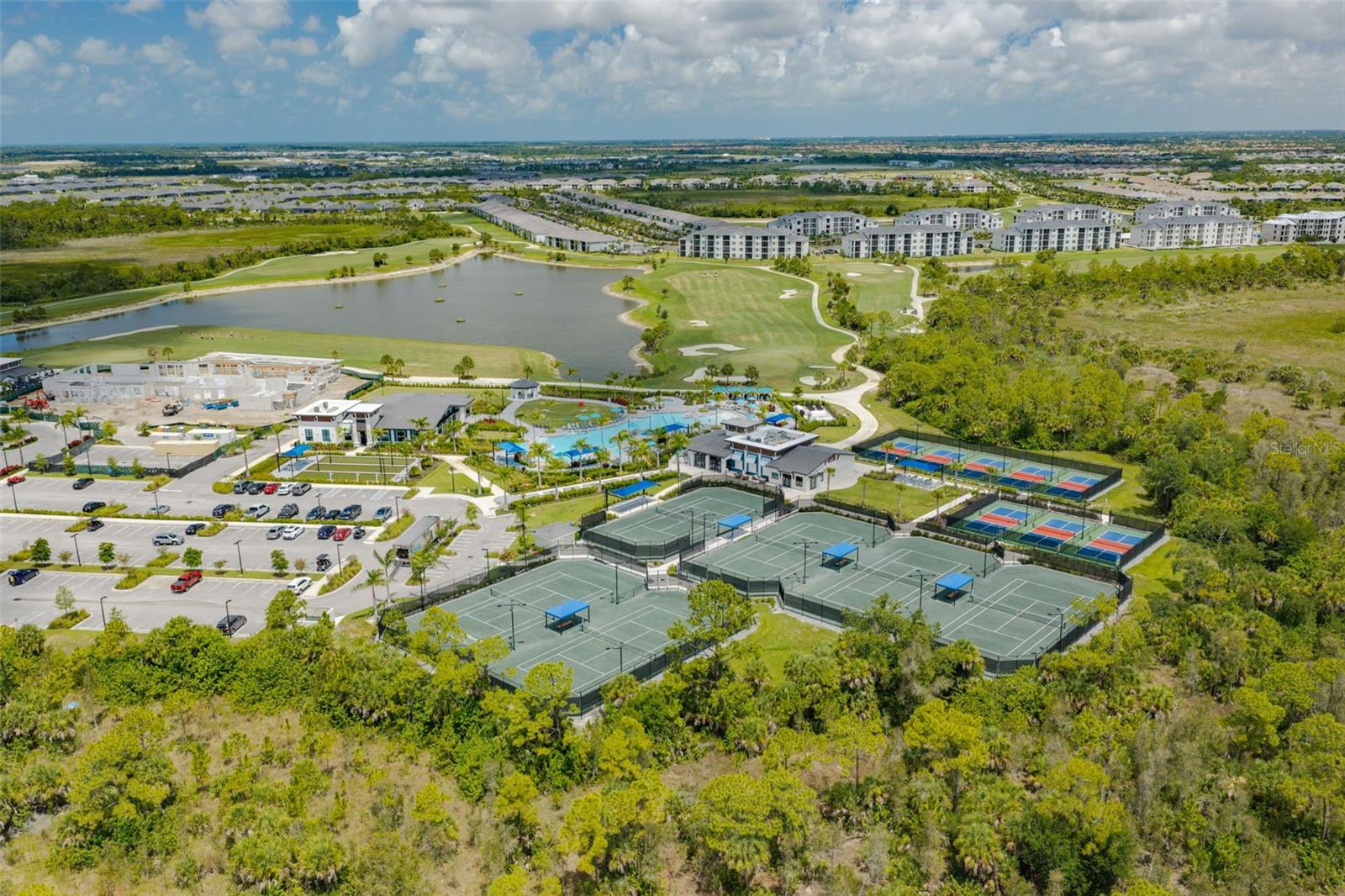 WELLEN PARK GOLF & COUNTRY CLUB - Residential