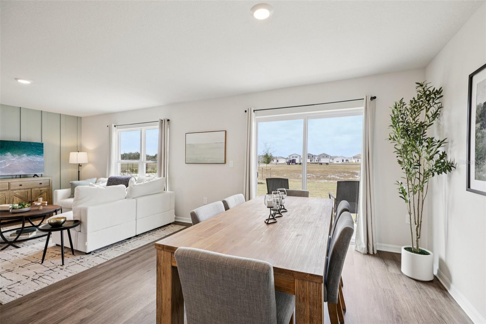 MAGNOLIA POINTE - Residential