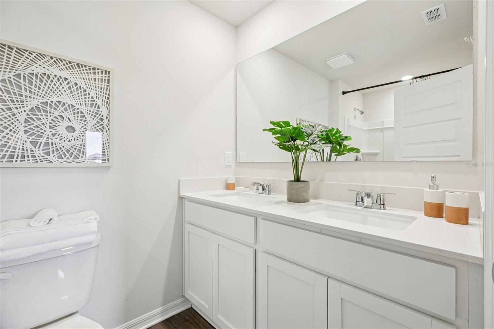 MAGNOLIA POINTE - Residential