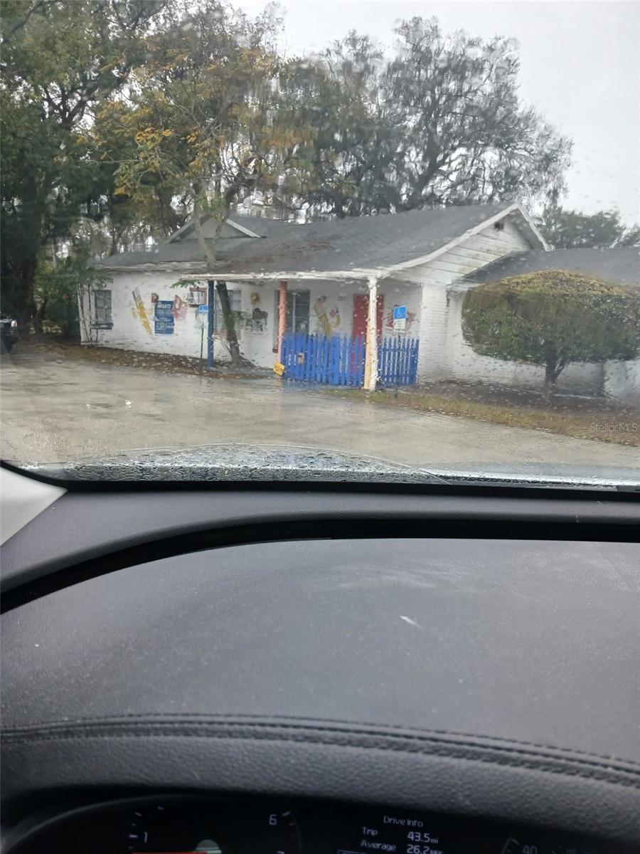 Are you looking for a new investment, take a look at this new to the market building with an extra lot. Currently being used as a daycare.
Conveniently located on Hwy 17 S.