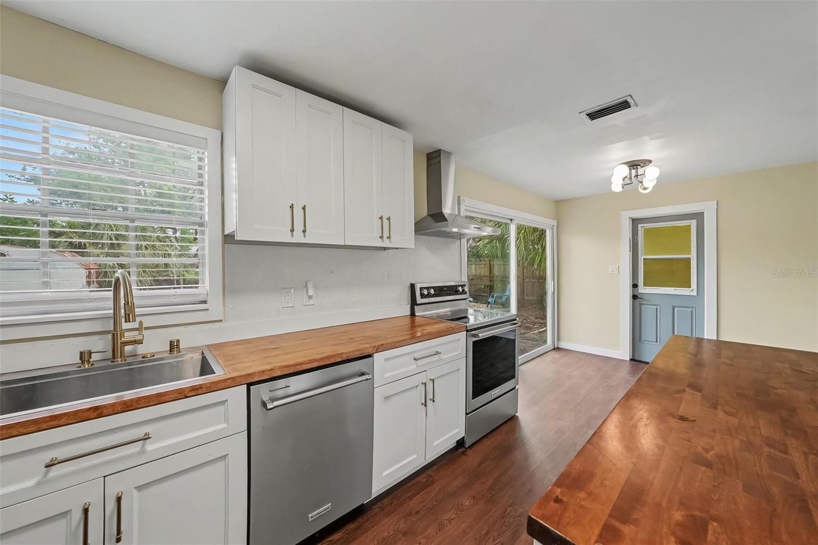 GANDY GARDENS 7 - Residential
