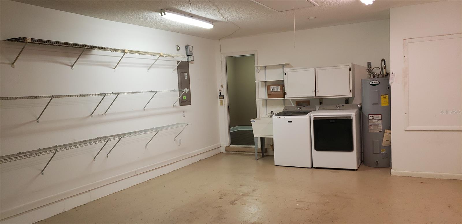 CIRCLE SQUARE WOODS Y - Residential Lease