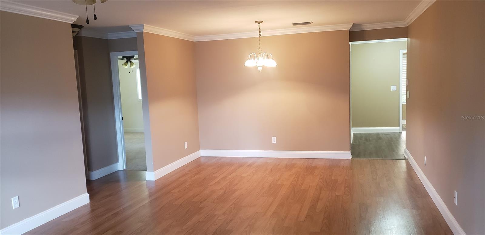 CIRCLE SQUARE WOODS Y - Residential Lease