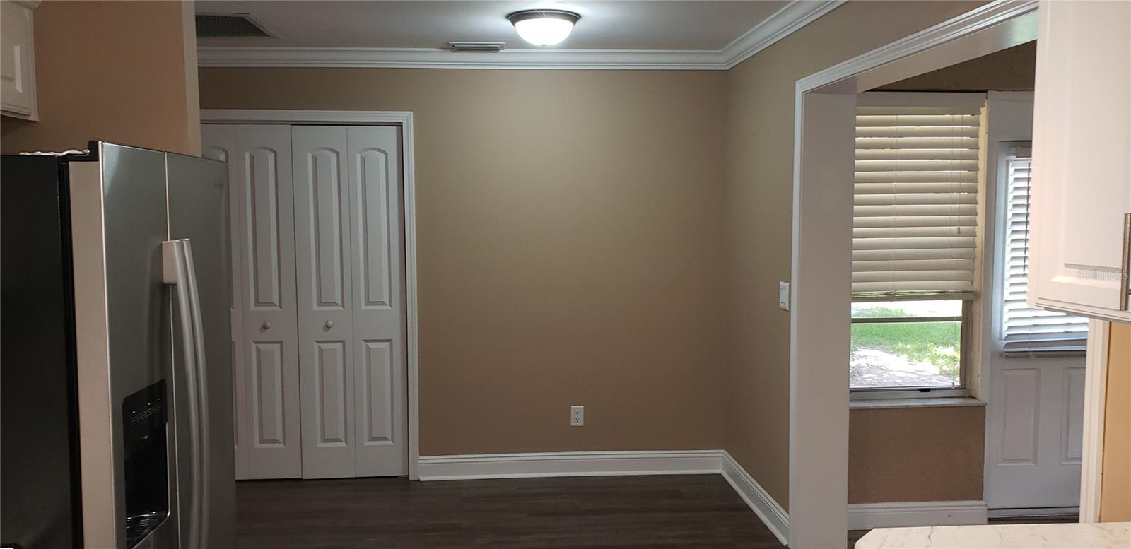 CIRCLE SQUARE WOODS Y - Residential Lease