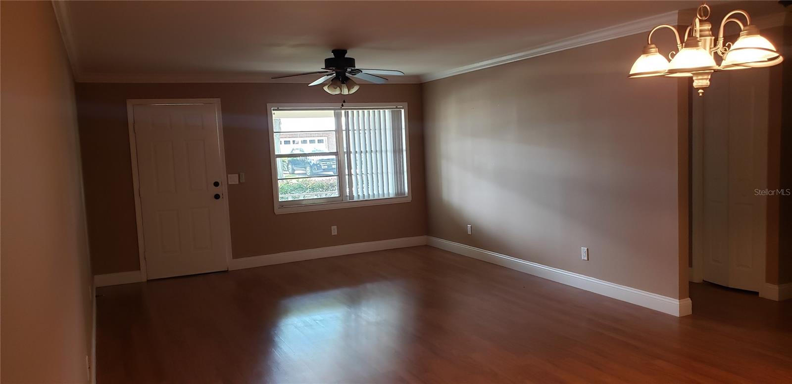 CIRCLE SQUARE WOODS Y - Residential Lease