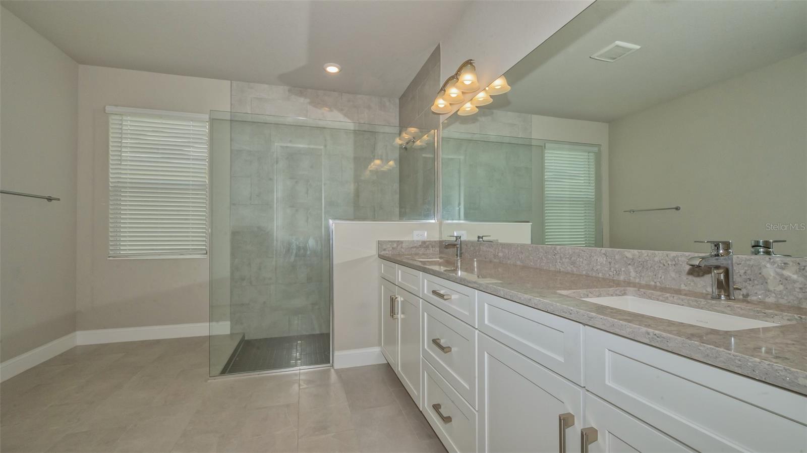 VENICE WOODLANDS - Residential
