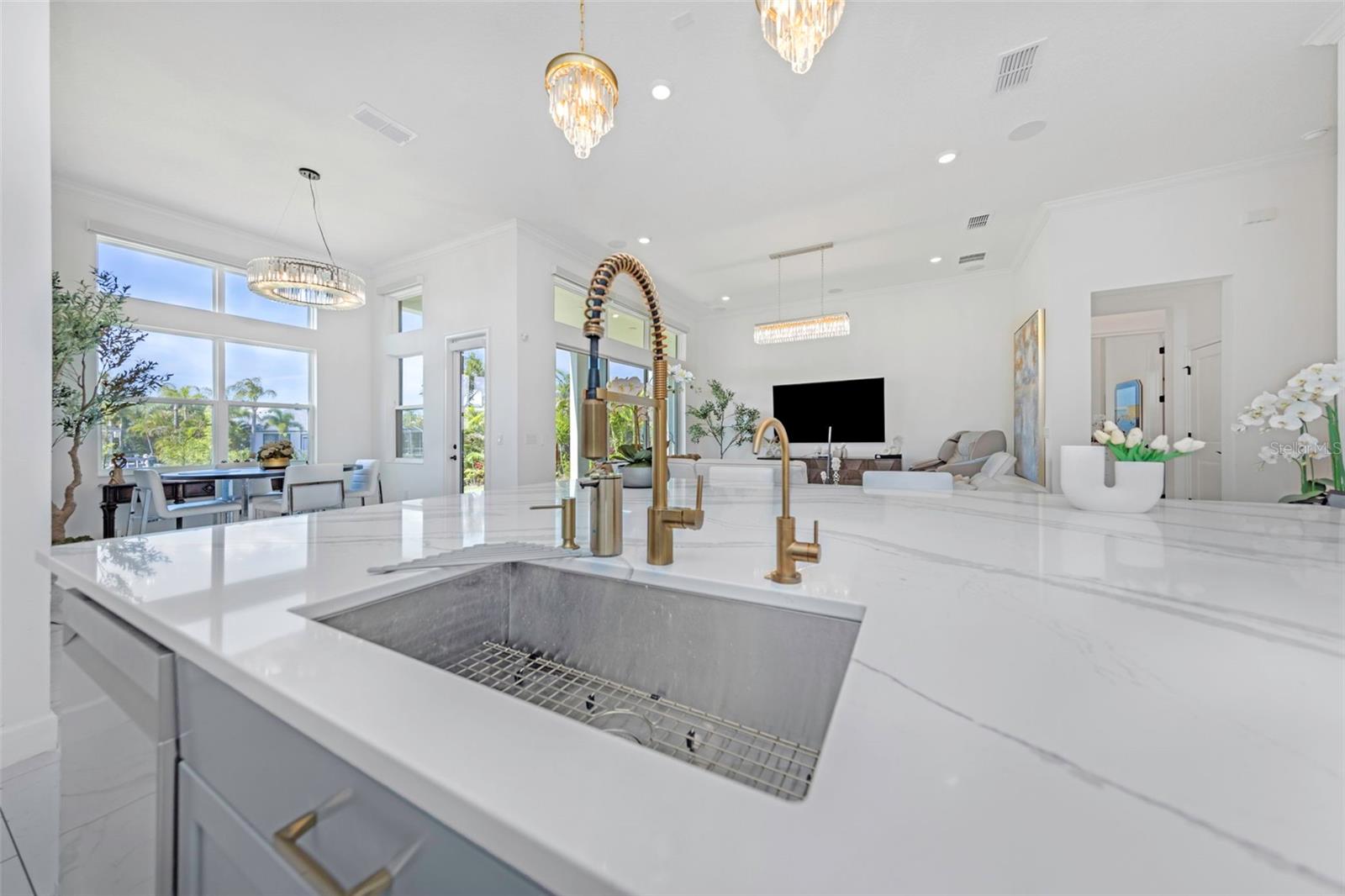 MIRABAY - Residential