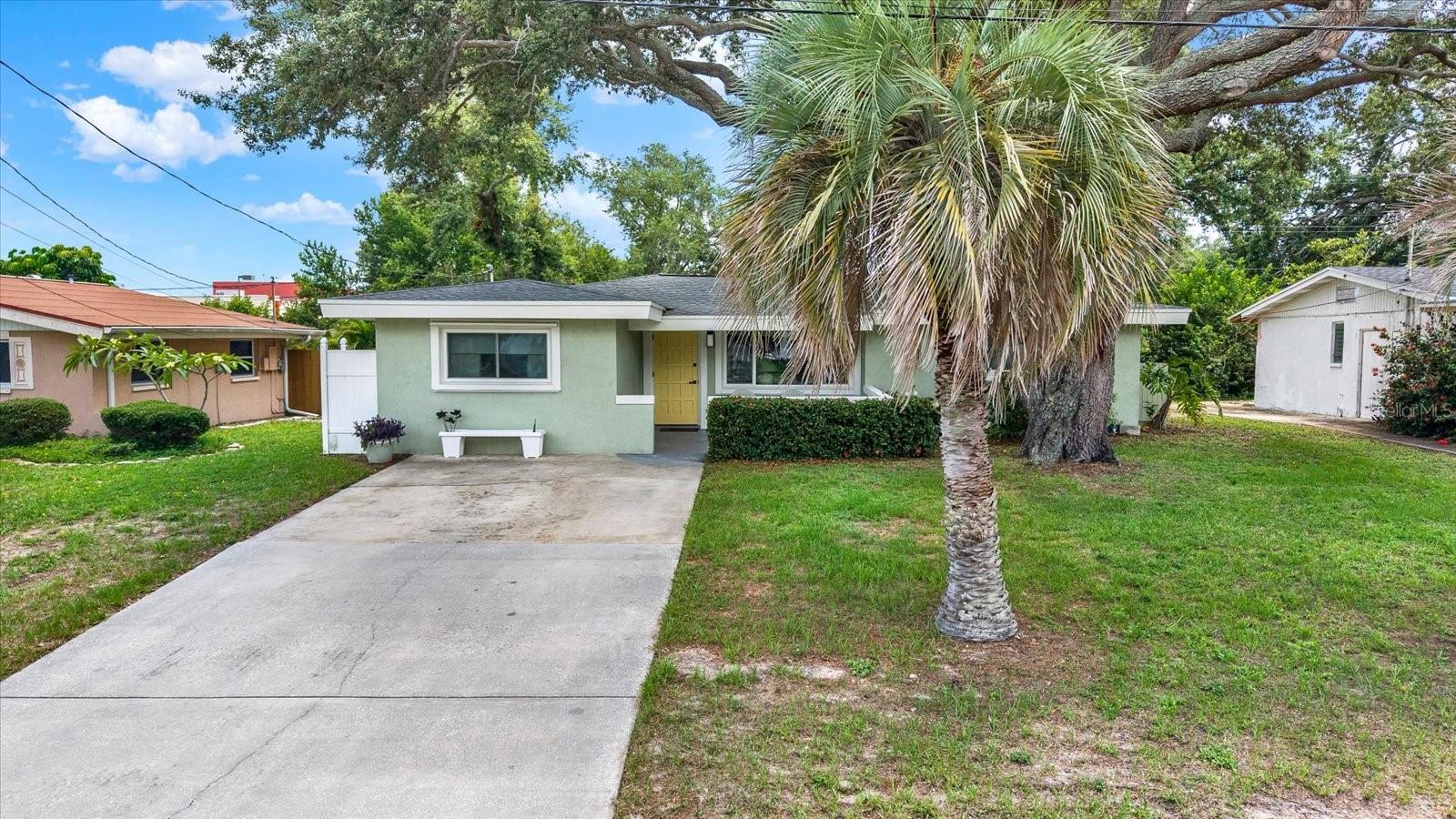 TROPICAL GROVES - Residential