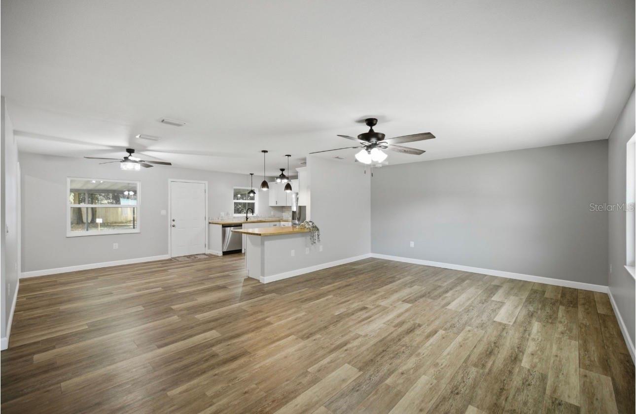 LAKE WEIR GARDENS - Residential