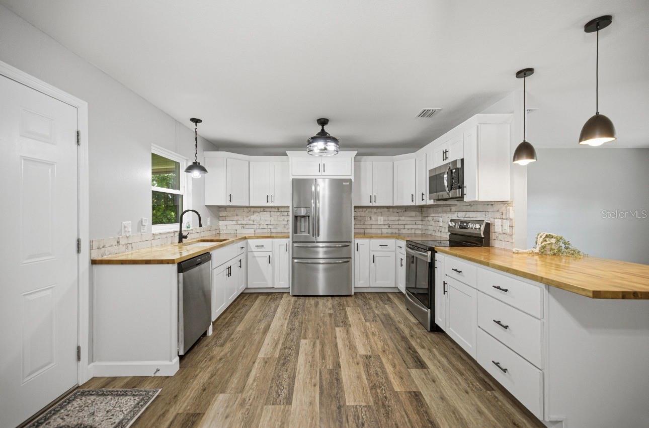 LAKE WEIR GARDENS - Residential