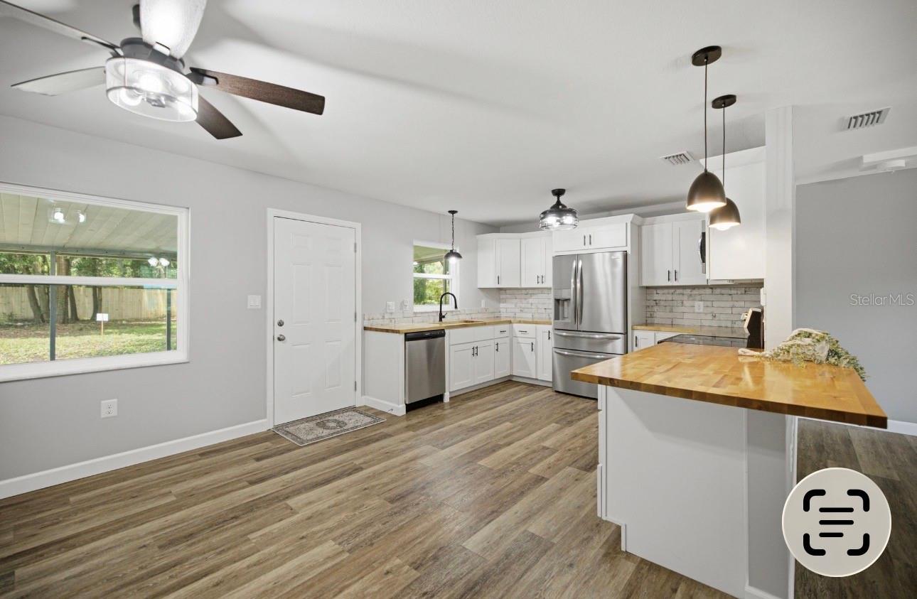 LAKE WEIR GARDENS - Residential