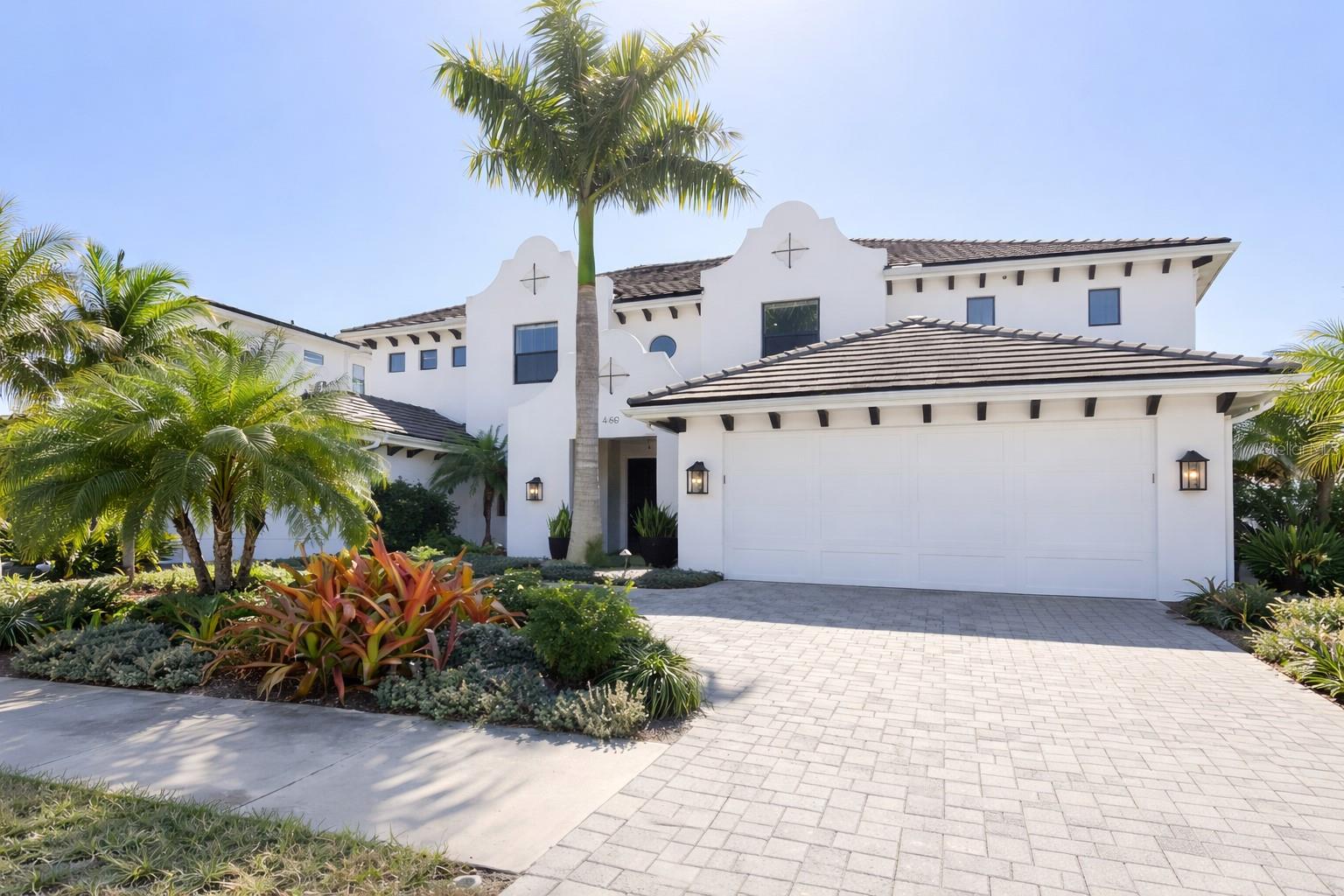 Motivated Seller!! This is an amazing home in the heart of South Tampa. 6 bedrooms, 4.5 baths. Exquisitely designed layout; parlor w/wet bar, Playroom/Study off of Great Room doubles as another bedroom, Downstairs Guest Suite with its own personal exit to the pool.
You will love the formal dining, butlers pantry, breakfast nook, an oversized mudroom w/bench & cubbies that you can charge those electronics in, as well as a washer/dryer hook up (for ease w/pool towels or messy uniforms!). Oversized two car garage w/room for workshop on one side of the home and another 1.5 car garage on the other side.  The covered rear lanai with outdoor kitchen looks over the beautiful pool saltwater modern designed pool w/sun shelf and glass mosaic spa.  Can I say whole house generator, even though it did not flood during hurricanes, so you have the piece of mind during storm season that your will have power. Features; Gray Stained Cyprus Tongue Groove Exterior Ceilings, 6.5" wire brushed wood floors throughout, a Sub Zero Appliance Package, high-end Custom Cabinetry w/stacked glass uppers w/X design at uppers, designer tiles and marble bathrooms, Quartz counter tops to emulate Marble, 8' solid doors, 7" crown, Boxed Beam Great Room Ceiling, Cased Windows, Custom Master BR Closet Built-ins, Smooth Drywall, Recessed electrical outlets in base boards, Icynene Spray Foam Insulation, All Block Construction, Hurricane Impact Rated Windows, 2 Gas Tankless Water Heaters, Water Softner Loop & Tile Roof. Outdoor living leaves nothing to be desired! , Travertine Deck and Outdoor Kitchen. If you decide you need an elevator, the shaft is already there. This one checks all the boxes. Just a short walk to Coleman Middle school.