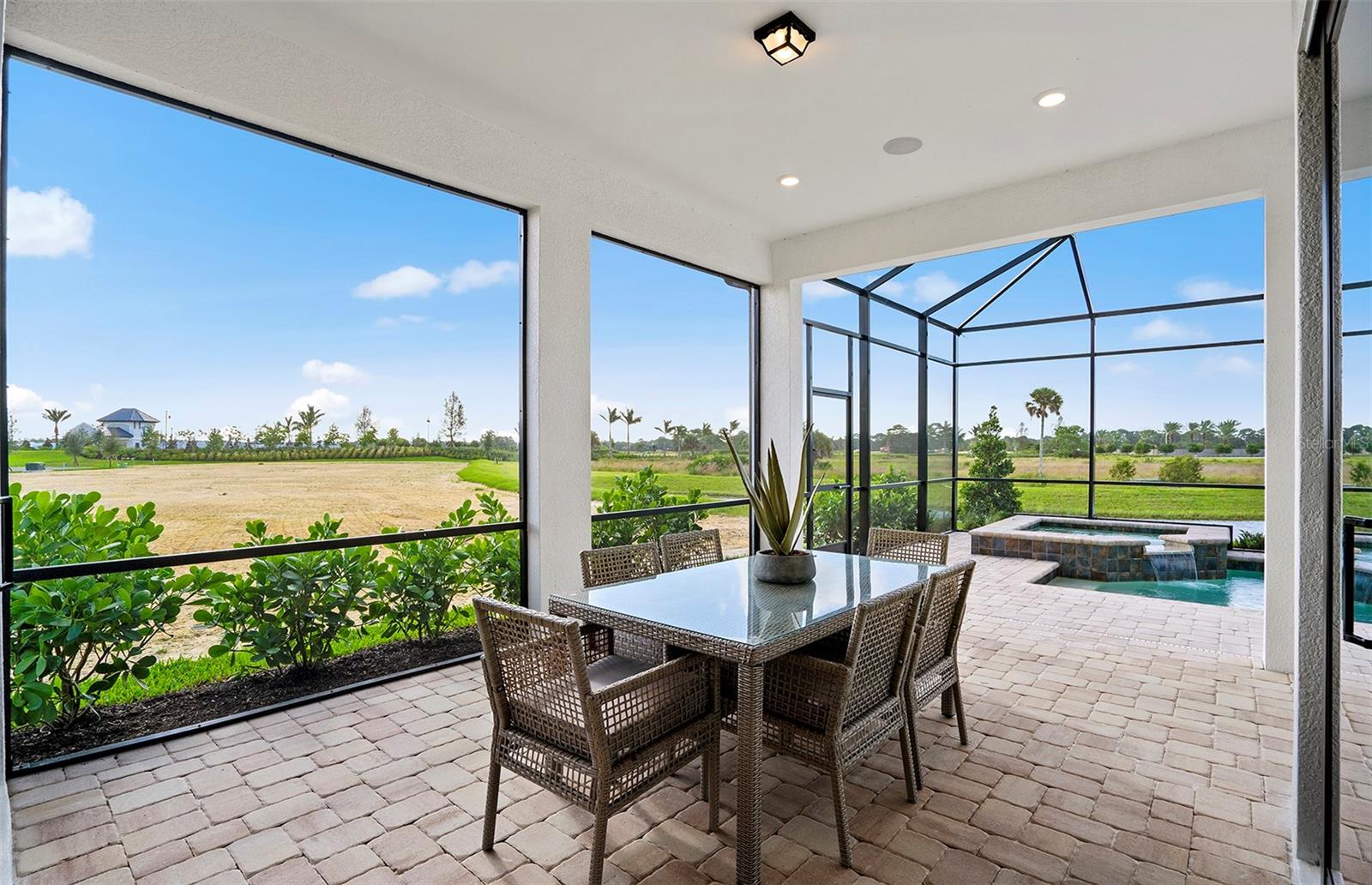 3550 - SUMMER COURT ESTATES - Residential
