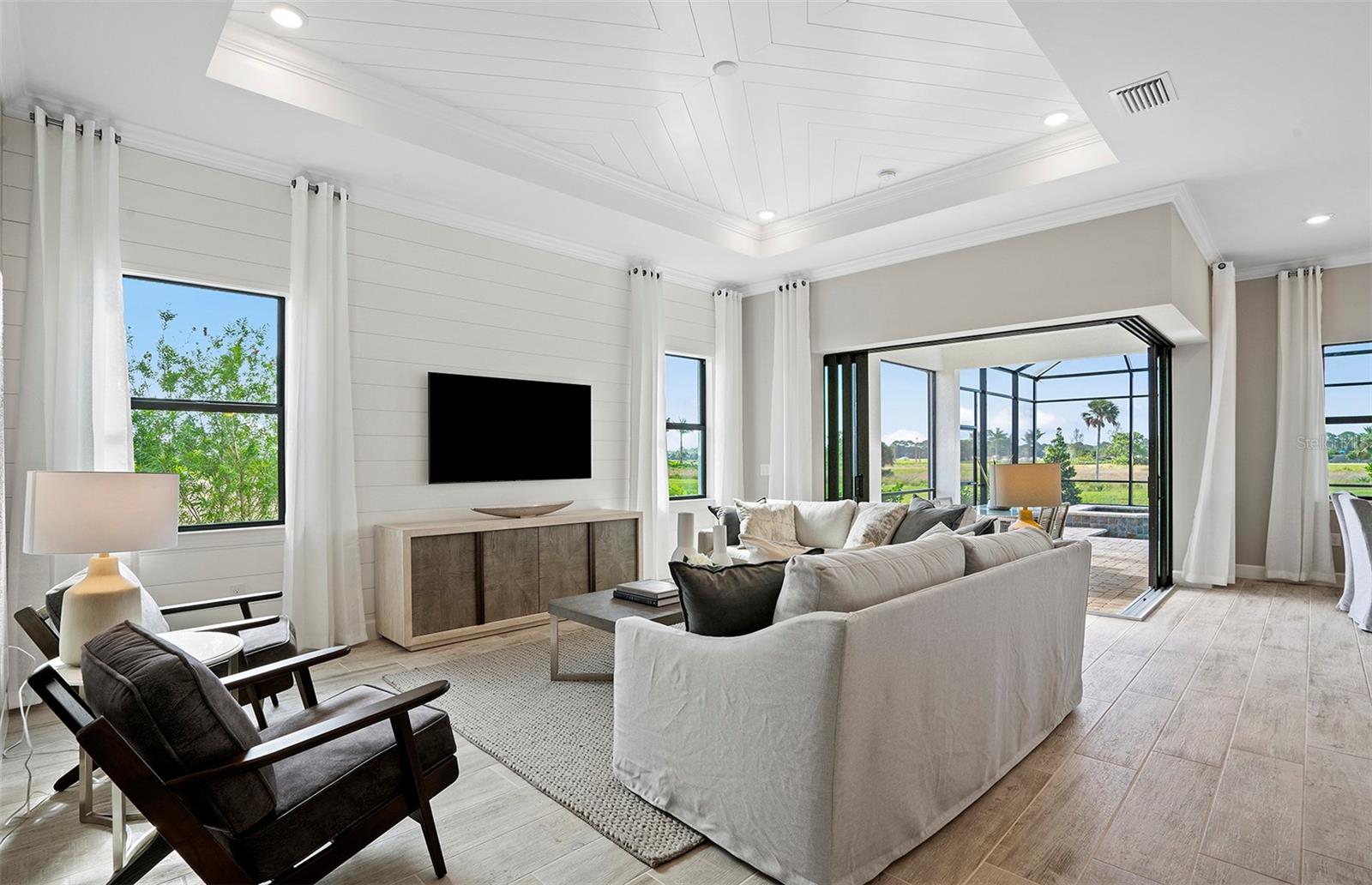 3550 - SUMMER COURT ESTATES - Residential