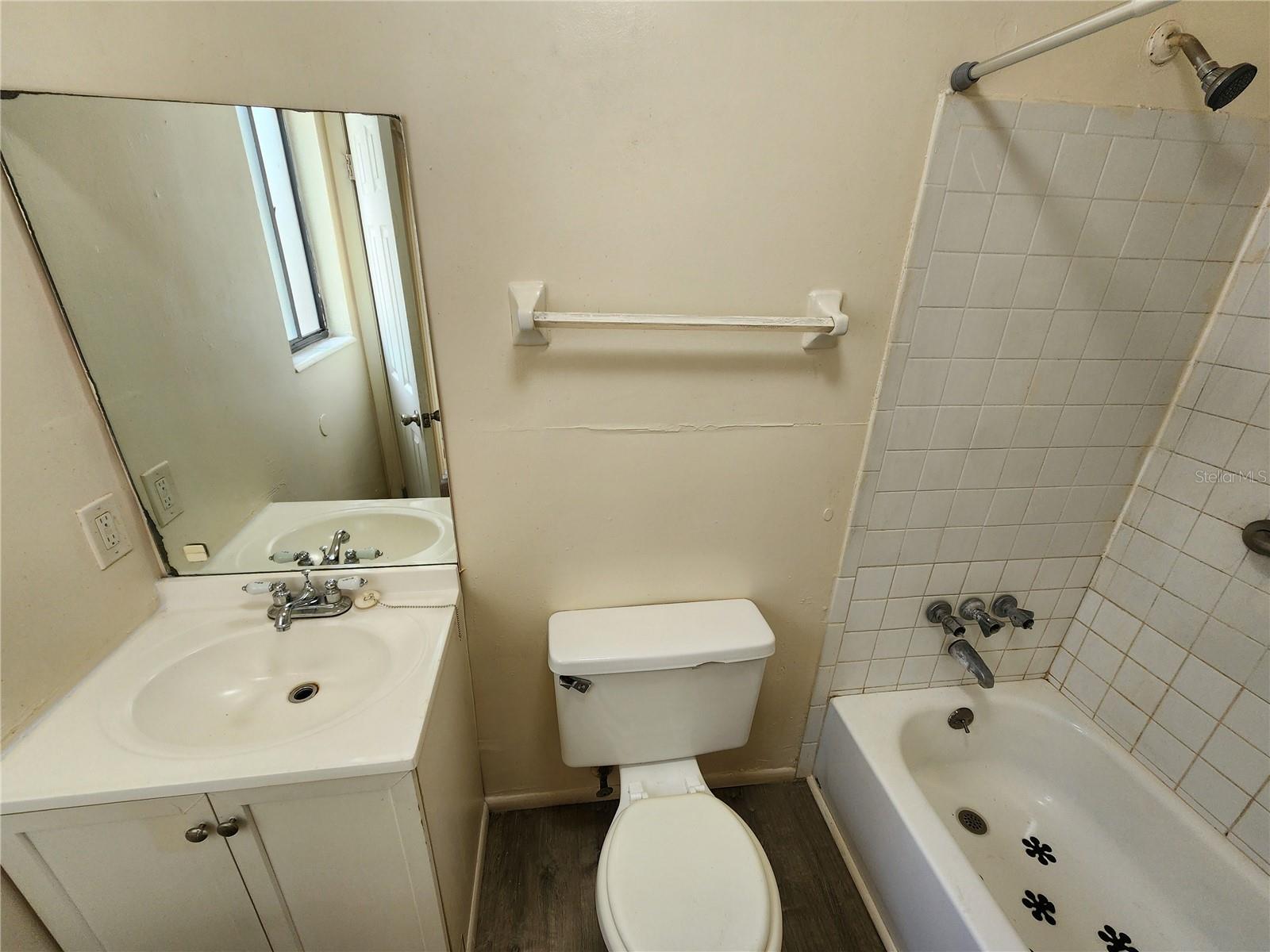 CEDAR REDGE - Residential Lease