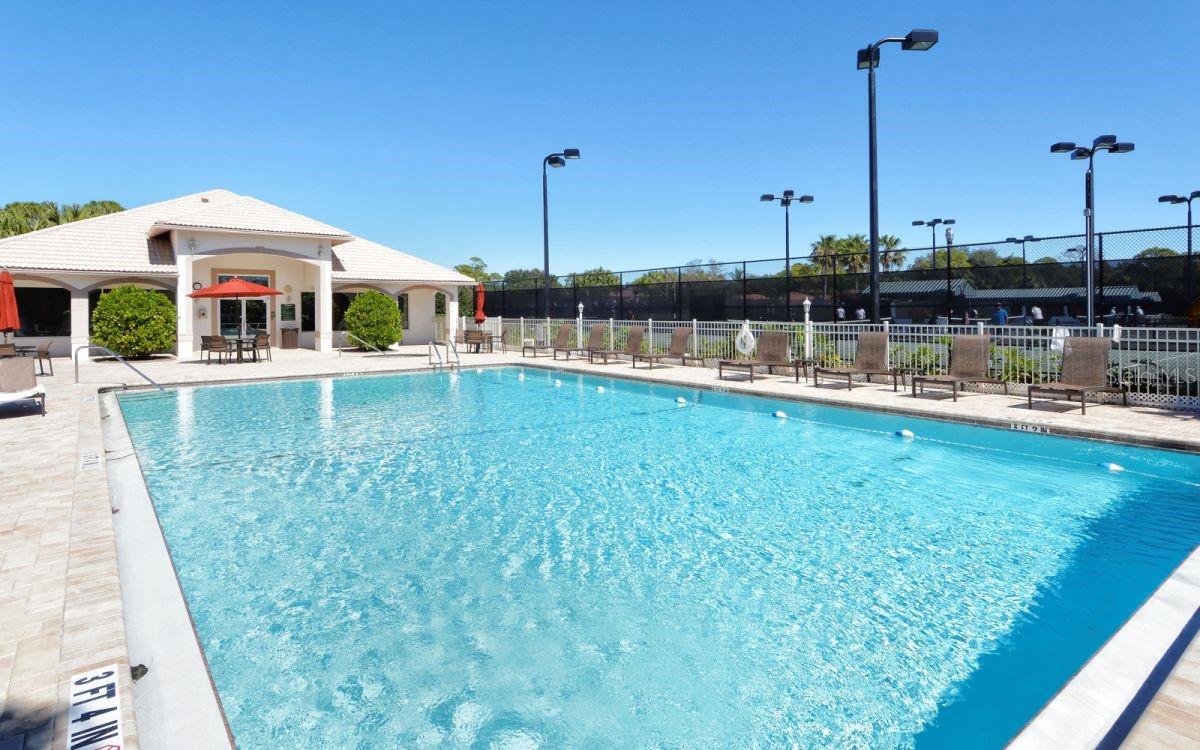 STONEYBROOK GOLF & COUNTRY CLUB - Residential