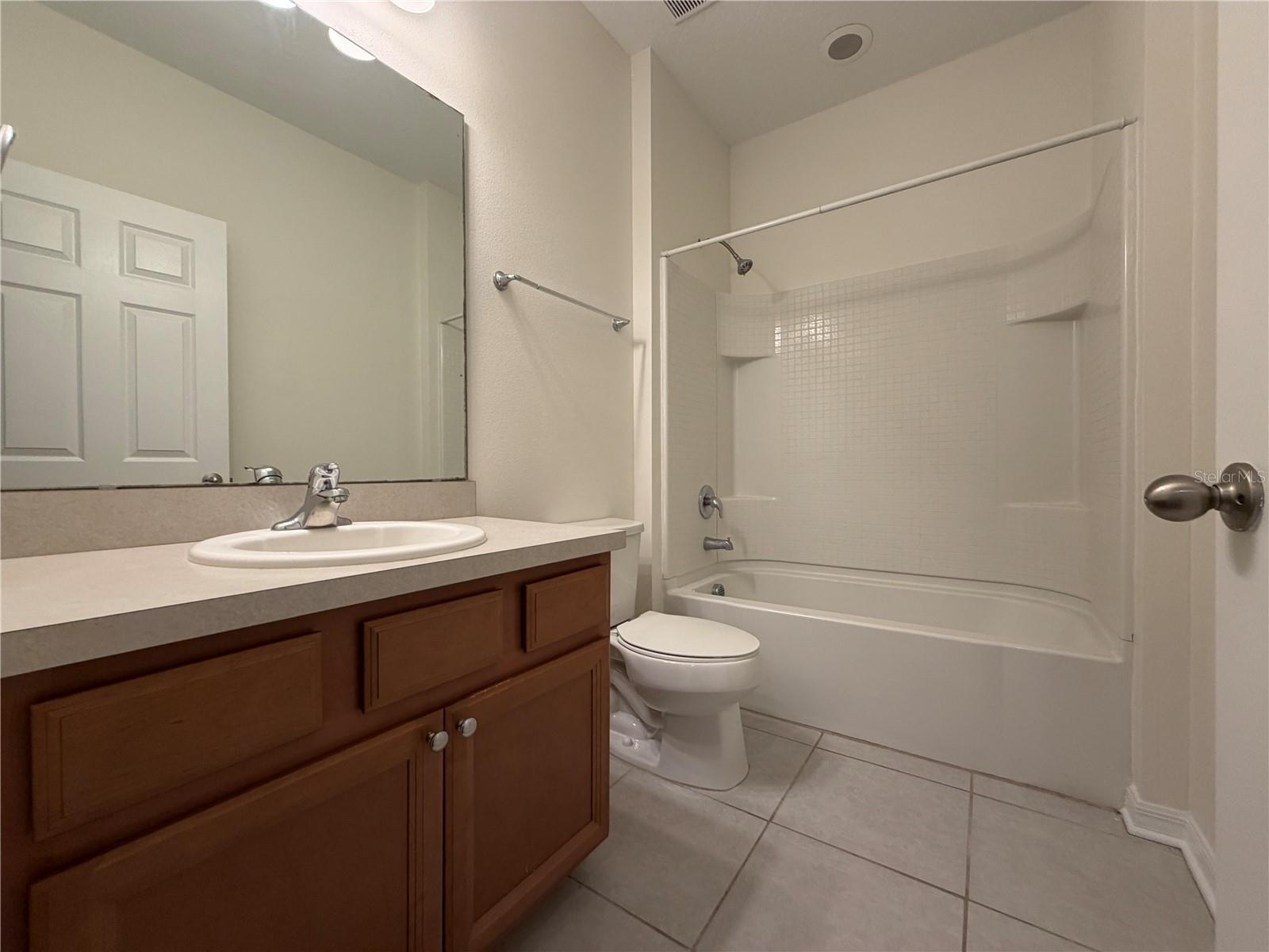AMBERGATE - Residential Lease