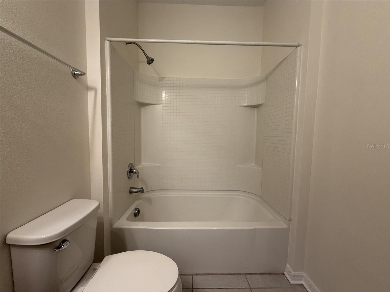 AMBERGATE - Residential Lease