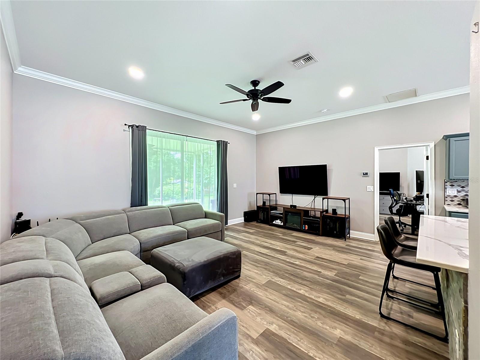GENEVA MANOR 50 46 - Residential