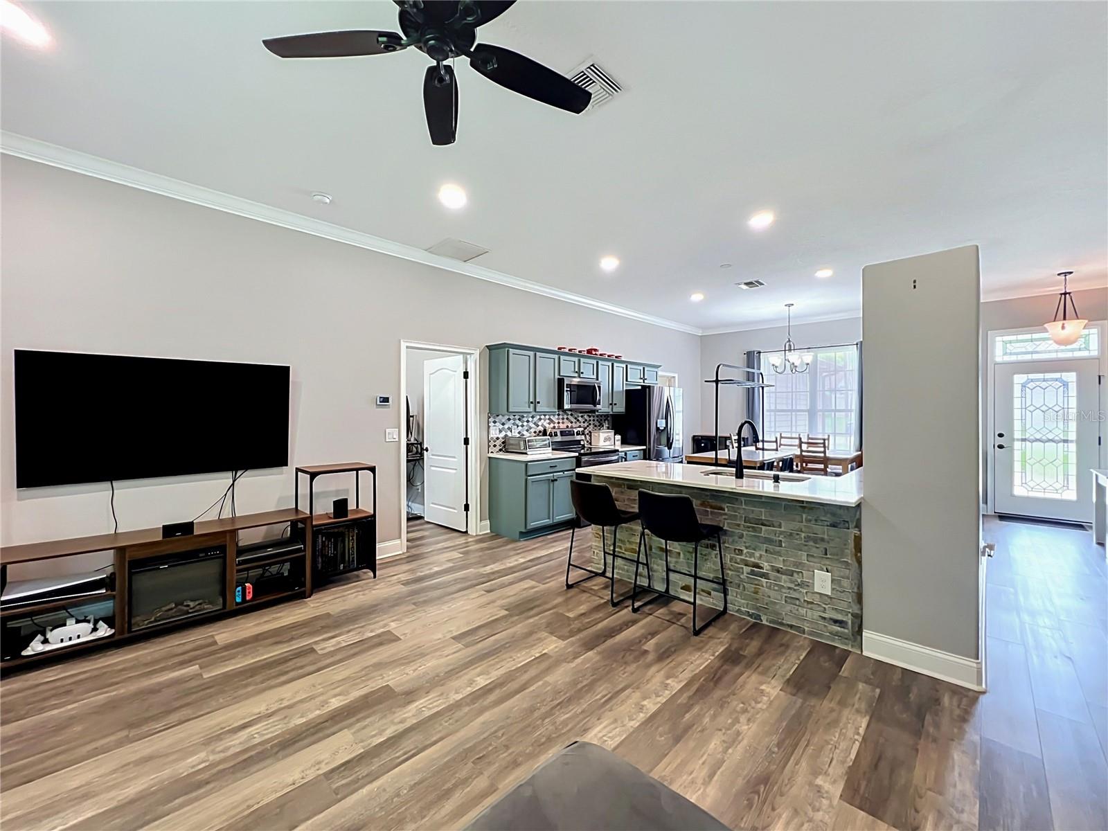 GENEVA MANOR 50 46 - Residential