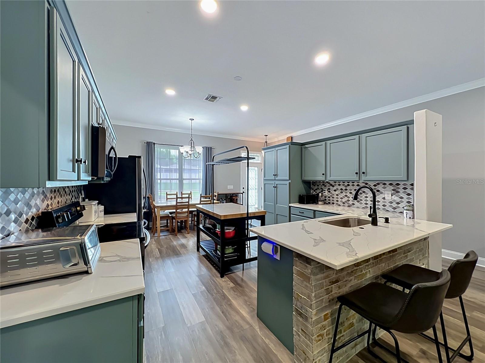 GENEVA MANOR 50 46 - Residential