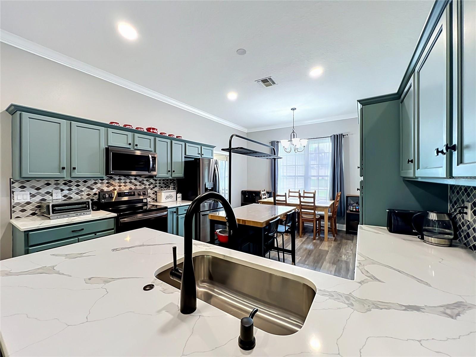 GENEVA MANOR 50 46 - Residential