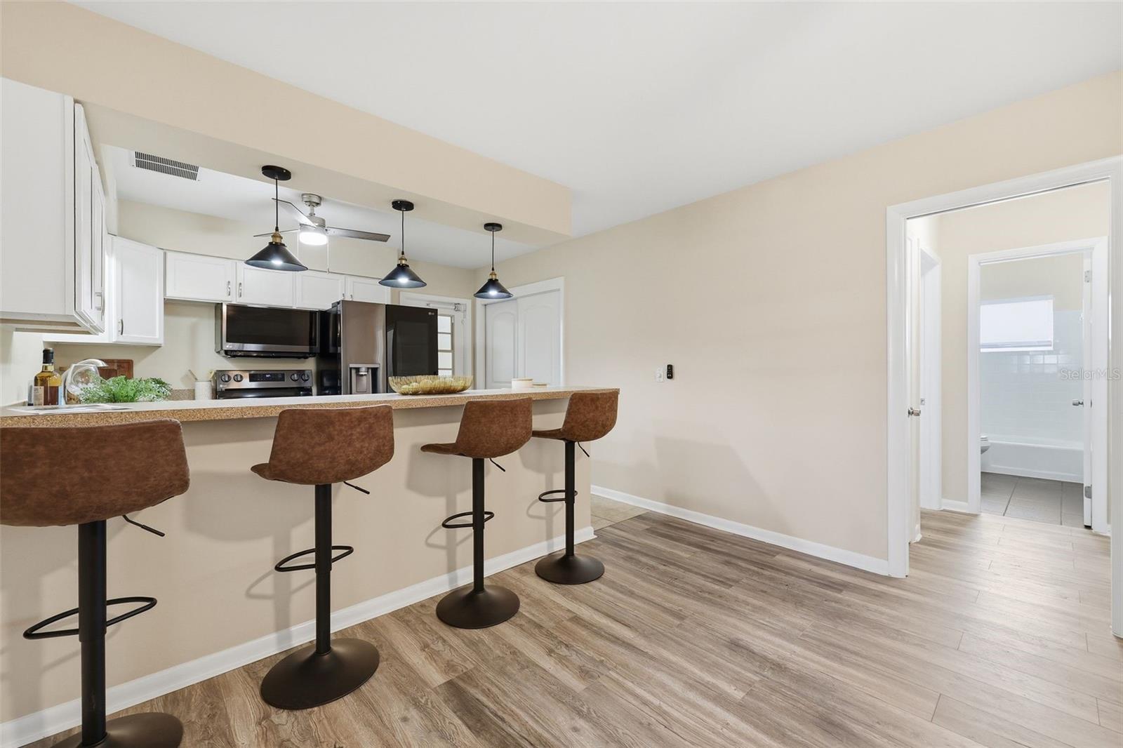 GROVEWOOD COURT - Residential Lease
