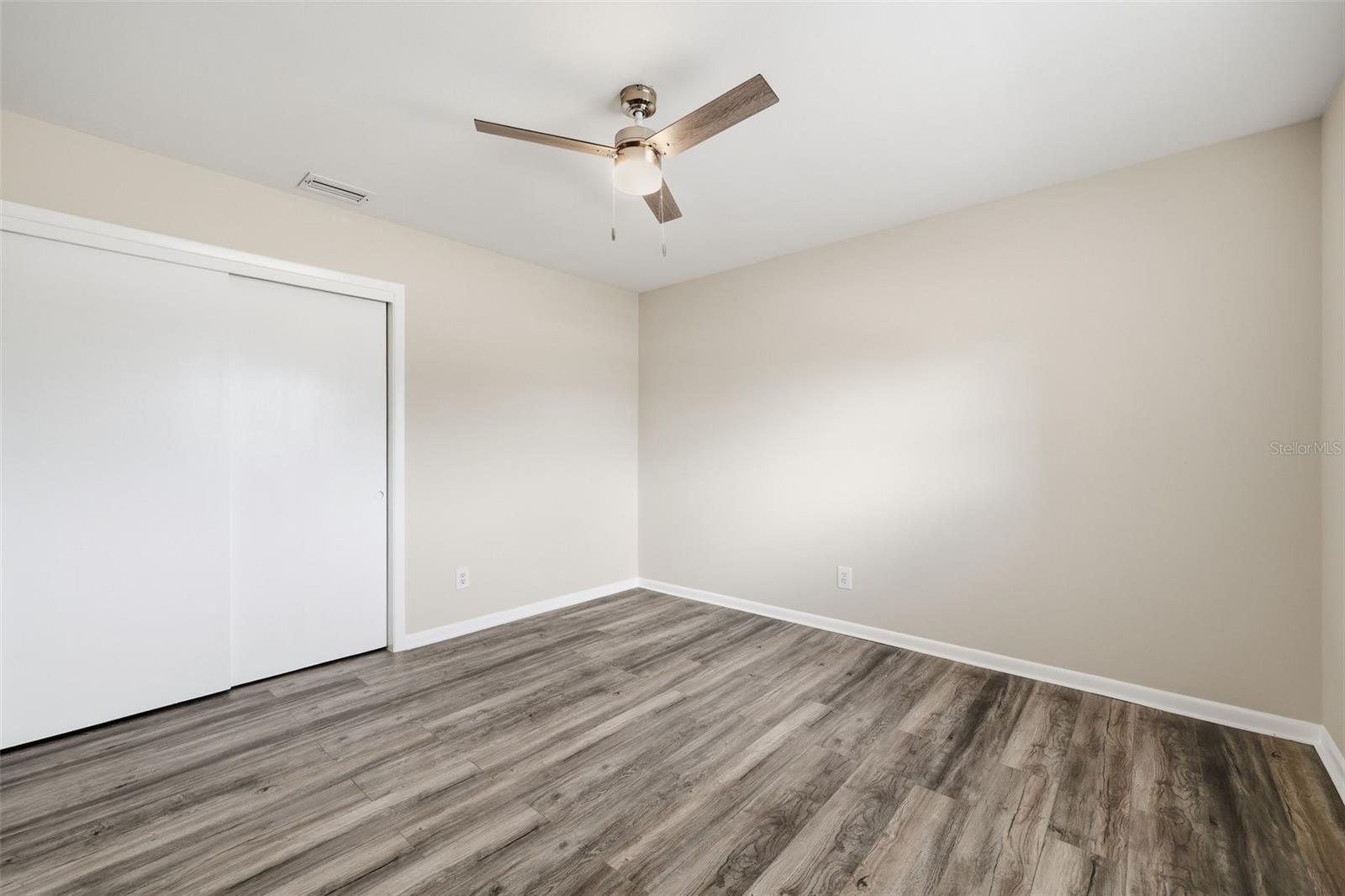 GROVEWOOD COURT - Residential Lease