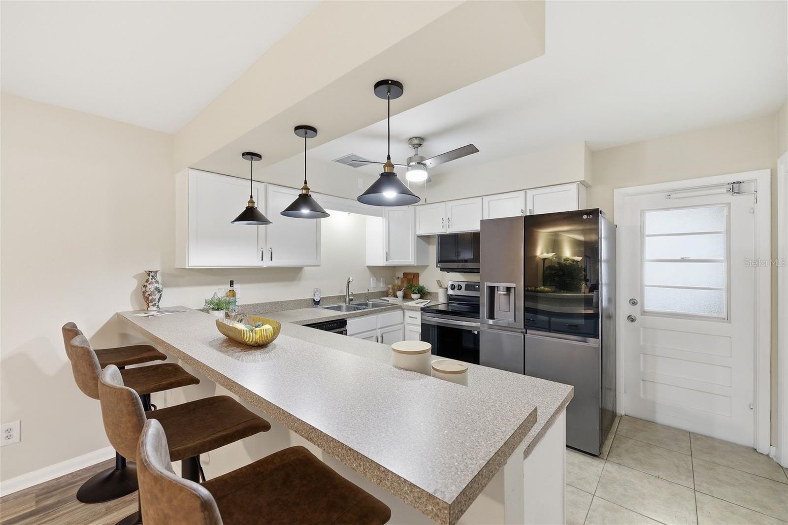GROVEWOOD COURT - Residential Lease