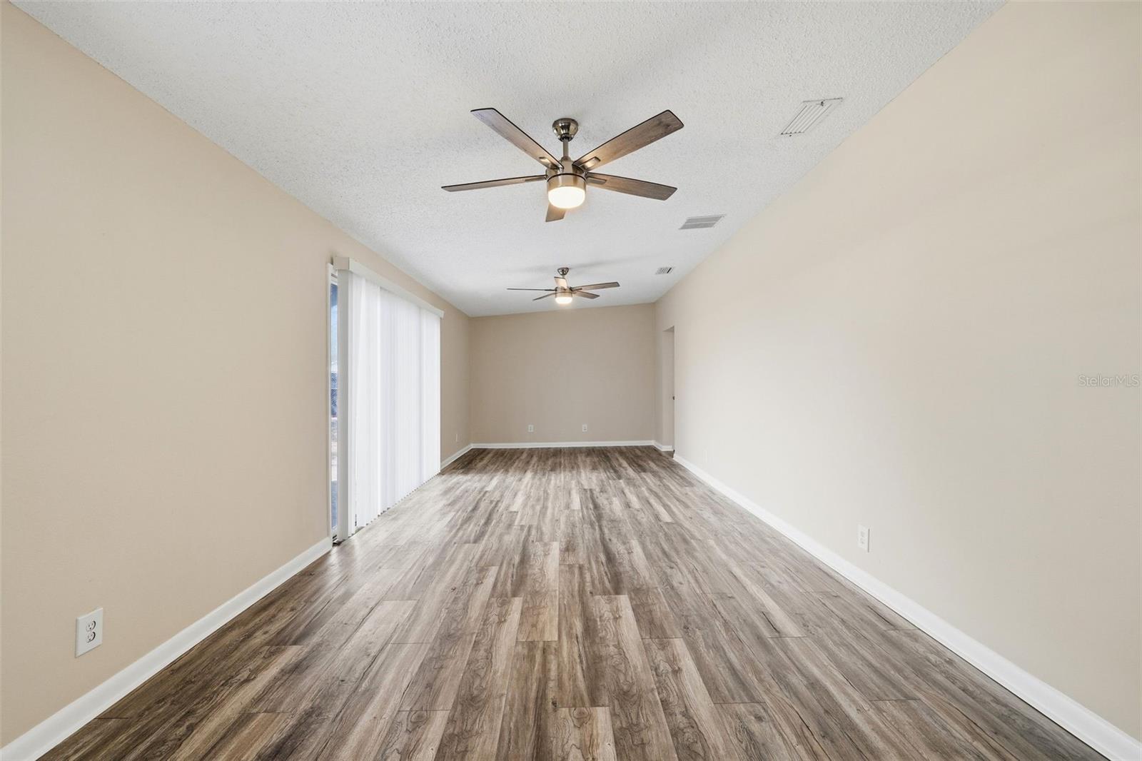 GROVEWOOD COURT - Residential Lease