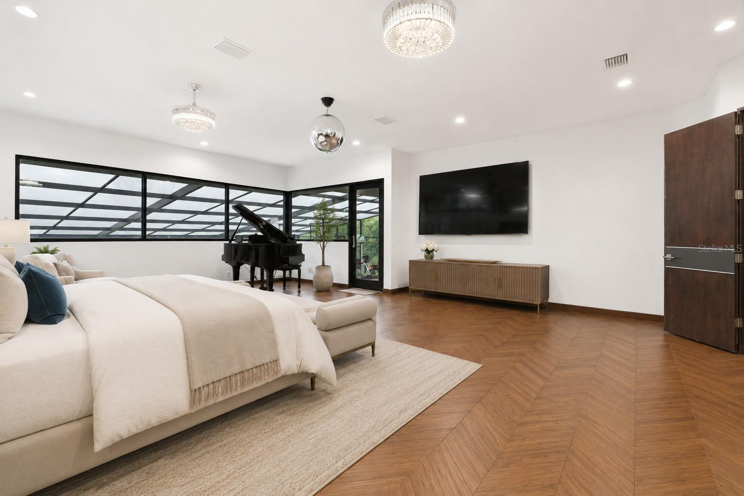BAY LAKE ESTATES - Residential