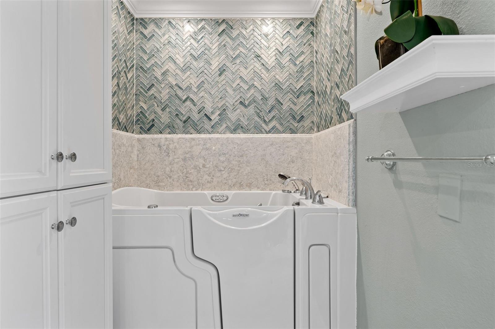 VIZCAYA CONDO - Residential