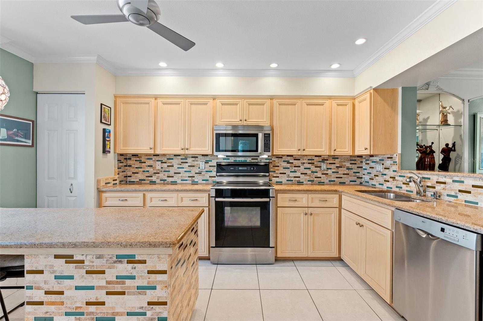 VIZCAYA CONDO - Residential
